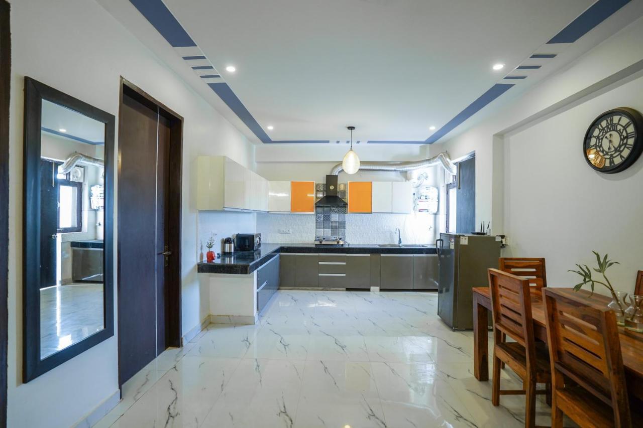 Lime Tree Service Apartment - Near Artemis Hospital ,Gurgaon Exterior photo