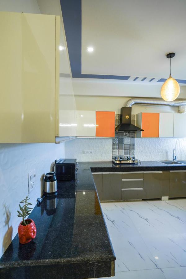Lime Tree Service Apartment - Near Artemis Hospital ,Gurgaon Exterior photo